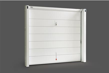 Internal coating with horizontal metal sheet panels arranged